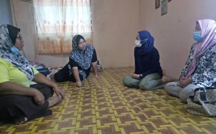  Melawat keluarga arwah Normini bt Riba (wirawati PDM Tg Batu), meninggal dunia akibat kanser