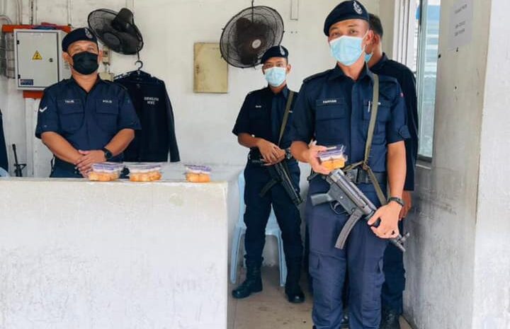  Agihan Juadah Berbuka Puasa Kepada Balai Polis Tawau, Narkotik dan Pasukan Polis Marin