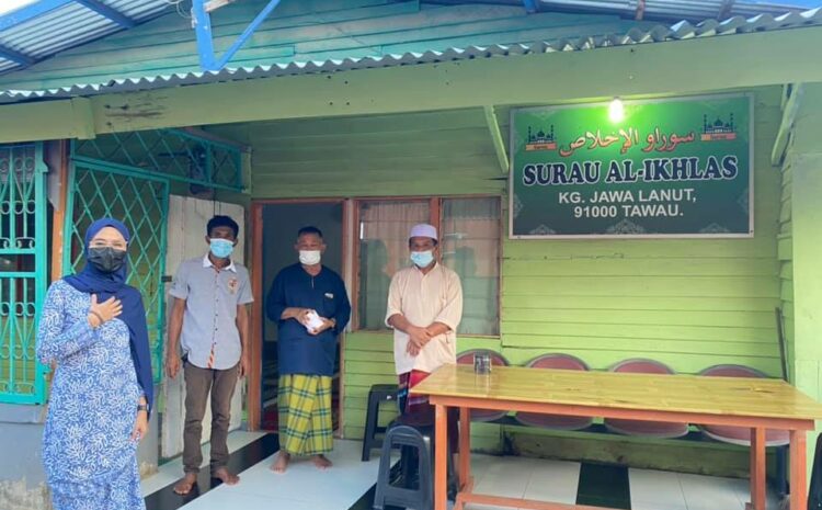  Menyampaikan Sumbangan Untuk Surau Al-Ikhlas, Jalan Tengku Osman