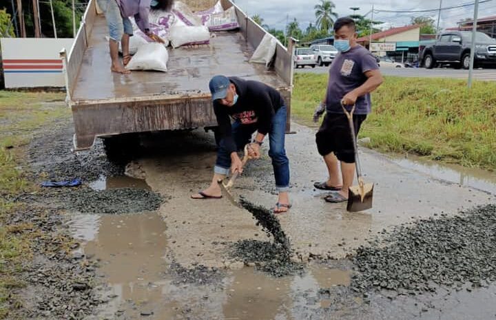  Menyelesaikan Aduan Jalan Rosak di Susur Keluar ke SJK (C) Yuk Chin