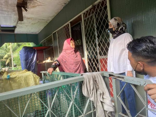  Mengunjungi Ustazah Juriah Yang Baru Sahaja Berpencen Sebagai Tenaga Pengejar Sekolah Agama Kampung