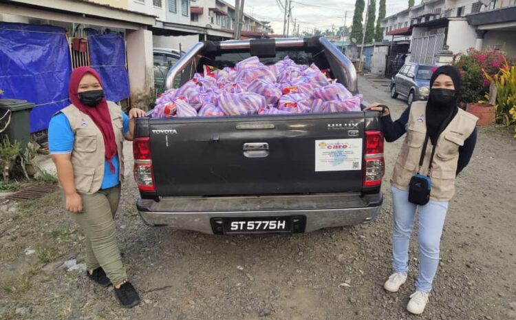  Pengagihan Bakul Makanan Pintu Ke Pintu Di Perumahan Taman Ambar