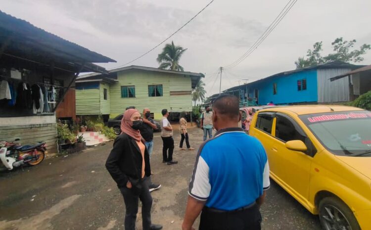  Mendengar Dan Mengambil Aduan Dari Penduduk Kampung Sri Menanti