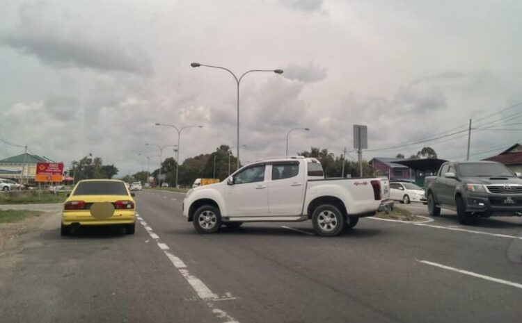  Bertimbang Rasa Ketika Parkir Kenderaan Di Kawasan Awam