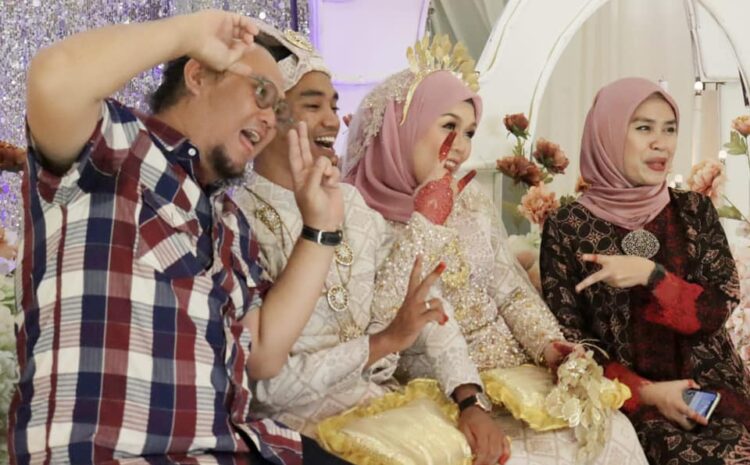  Tahniah Pasangan Pengantin Baru, Farah dan Fazli