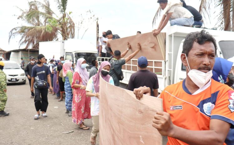  Warisan Terus Bantu Mangsa Kebakaran Di Kampung Kurnia Jaya, Batu 4, Tawau