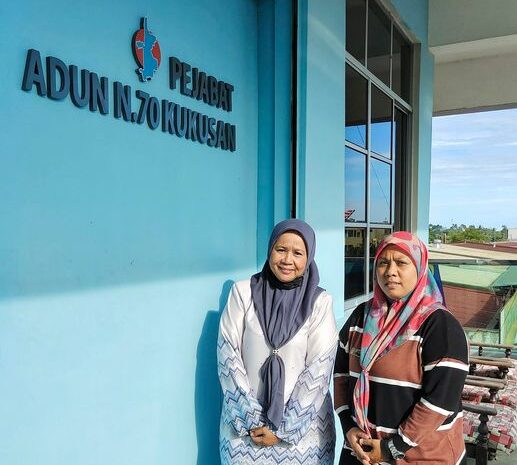  Sumbangan Kepada Wakil SMK Pasir Putih Sempena Majlis Anugerah Kecemerlangan 2021