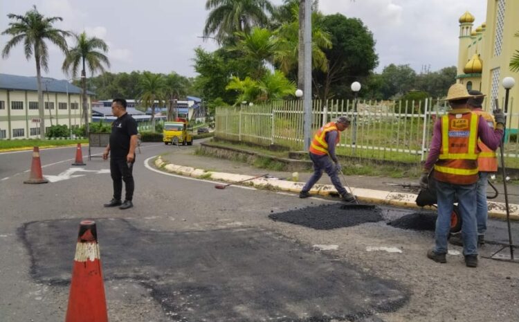  Aduan Jalan Raya Rosak Berhampiran Masjid Raya