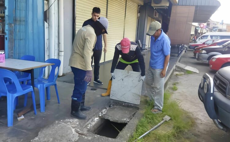  Tukar Penutup Longkang Di Lorong Hill Top 1