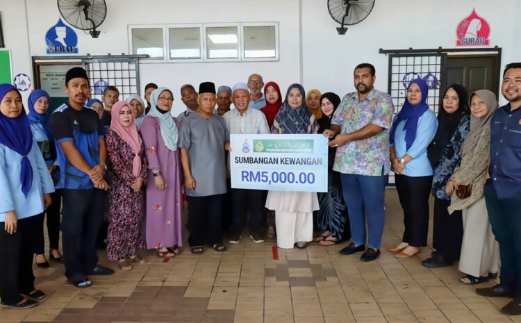  Sumbangan RM5,000 Daripada Baitulmal Kepada Surau Nurul Iman, Pasar Sri Tanjong Tawau