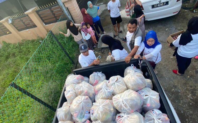 Pengagihan Bakul Makanan Kepada 65 KIR Yang Terjejas Kepada Mangsa Banjir