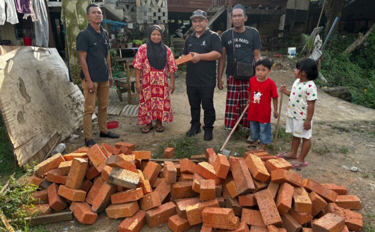  Sumbangan Bantuan Bahan Binaan Kepada Penduduk DUN Kukusan