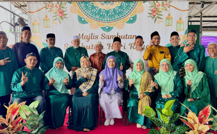  Menghadiri Jemputan Hari Raya