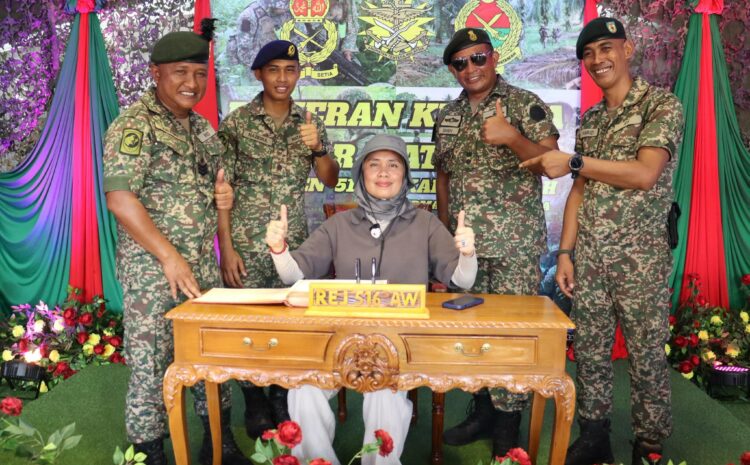  Disebalik Seragam Ada Hati Yang Ikhlas Berbakti Untuk Rakyat