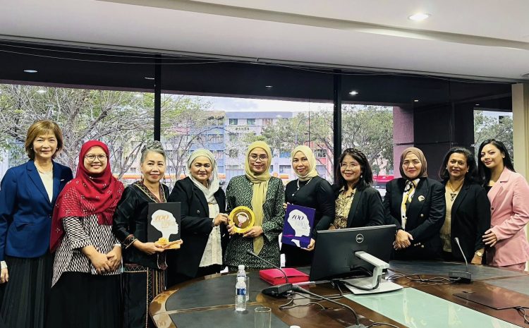  Suara Wanita