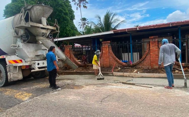  Bahu Jalan Dibaik Pulih